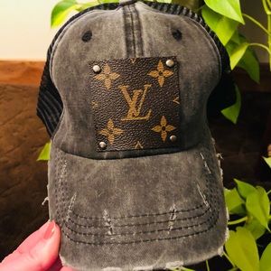 Cute adjustable hat with ponytail hole!